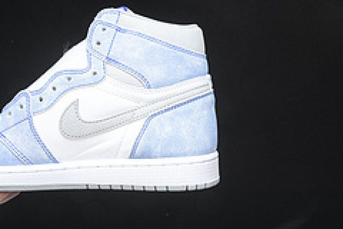 Air Jordan 1 Retro High OG Hyper Royal  555088-402