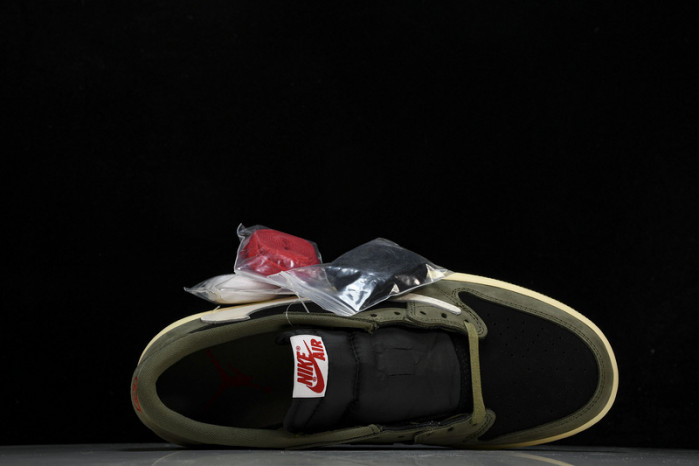 Travis Scott x Air Jordan 1 Low OG DM7866-002