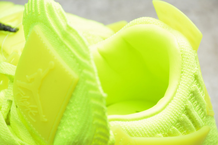 Jordan 4 Retro Flyknit Volt AQ3559-700