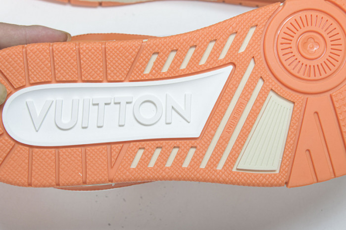 LV SNEAKER LOW YEE-005