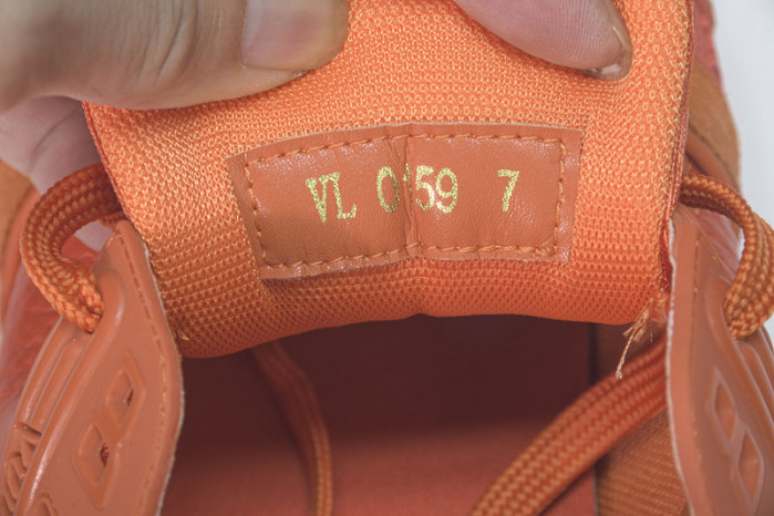 LV SNEAKER LOW YEE-012