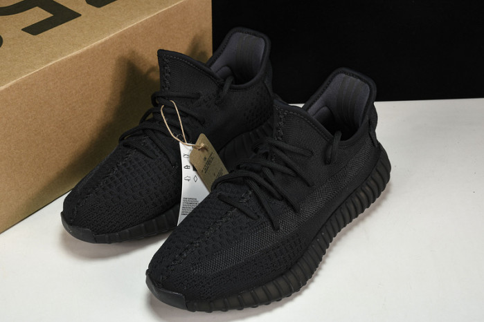 Yeezy Boost 350 V2 Cinder “Onyx” HQ4540