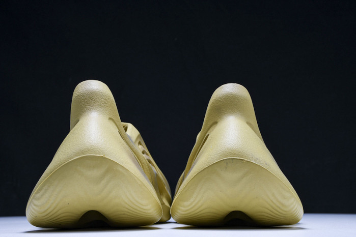 Yeezy Foam Runner  “Desert Sand” GV6843