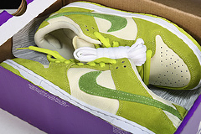 Nike Dunk Low "Green Apple"   DM0807-300