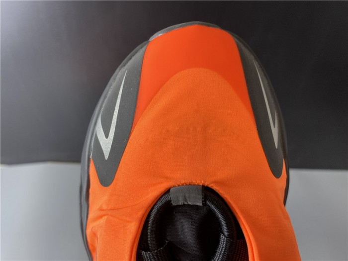 ADIDAS YEEZY BOOST 700 MNVN ORANGE - FV3258