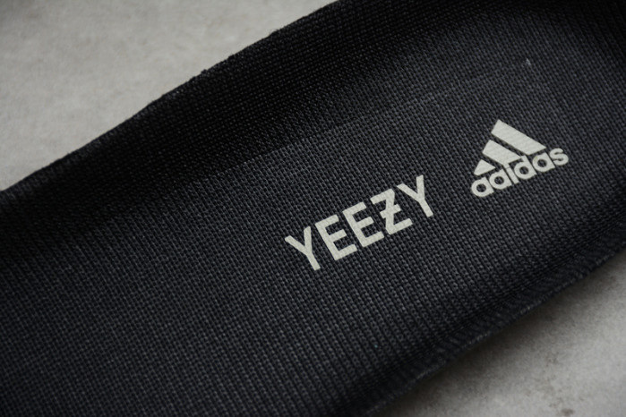 Adidas Yeezy Boost 700 MNVN Black And White  FV4445