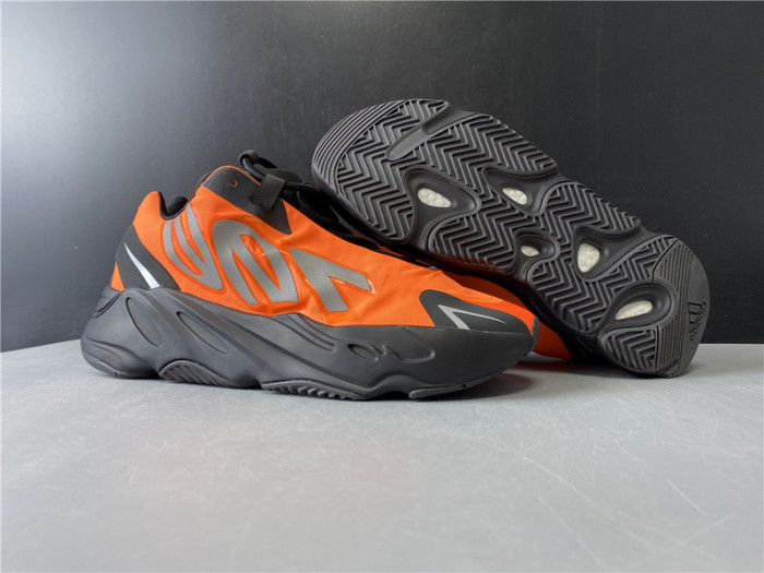ADIDAS YEEZY BOOST 700 MNVN ORANGE - FV3258