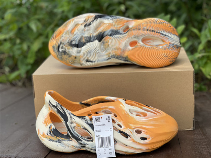 Adidas Yeezy Foam RNNR MXT Moon