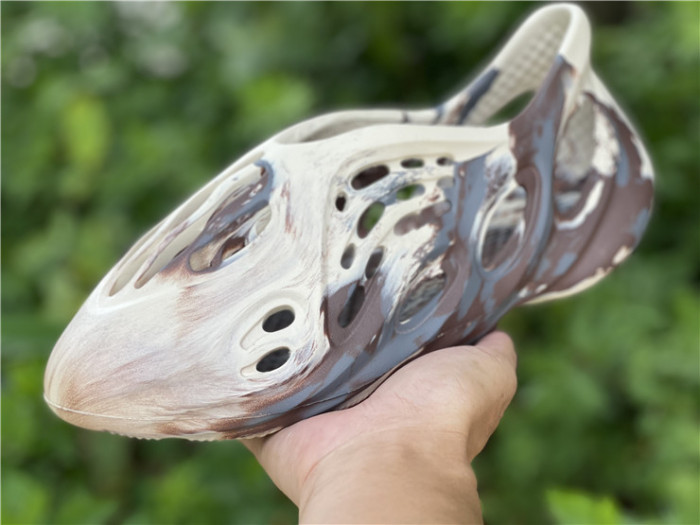 Adidas Yeezy Foam RNNR MXT Moon