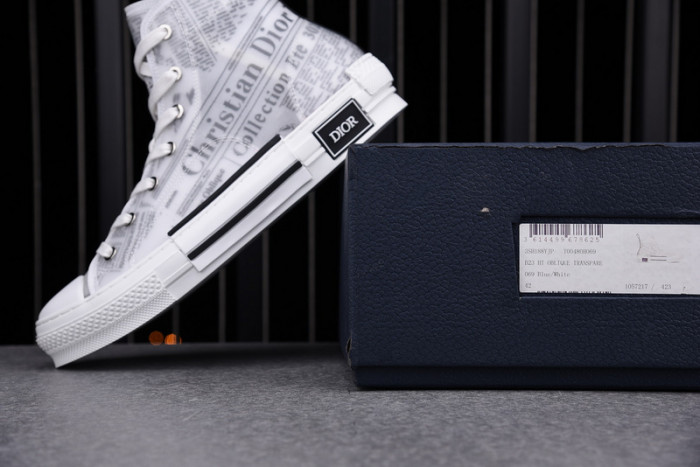 D10R B23 Oblique High Top Sneaker